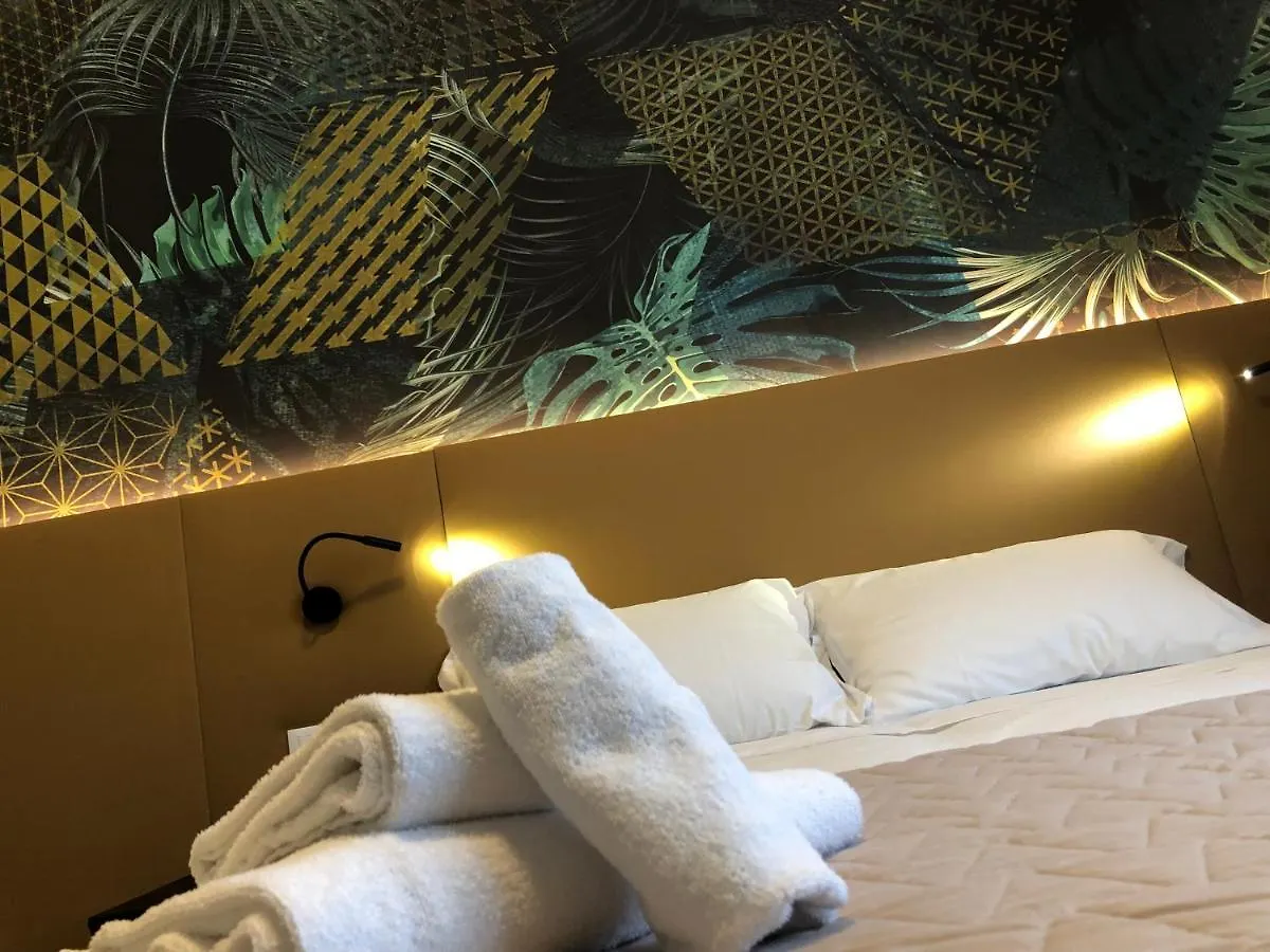 Hotel Suez Lido di Jesolo 3*,  Italy