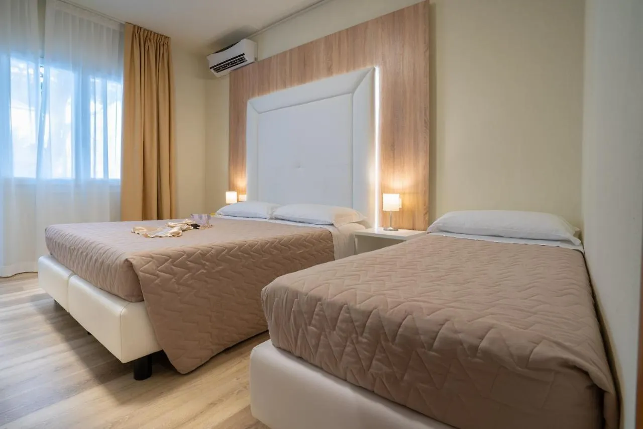Hotel Suez Lido di Jesolo 3*,  Italy