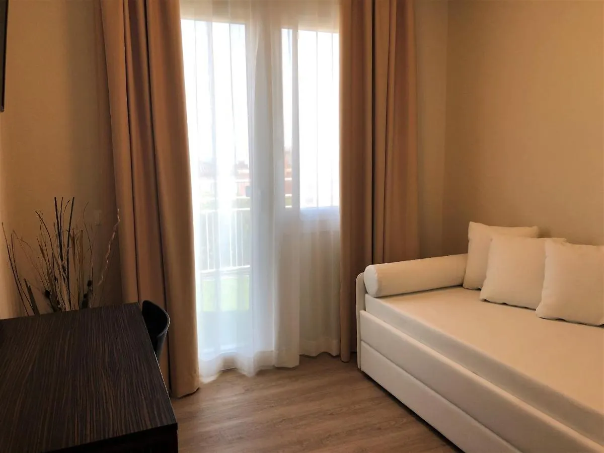 Hotel Suez Lido di Jesolo 3*,  Italy