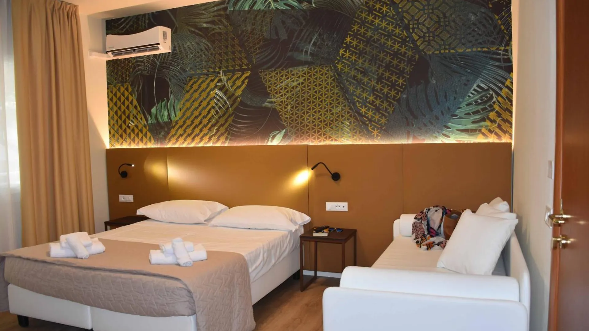 Hotel Suez Lido di Jesolo 3*,