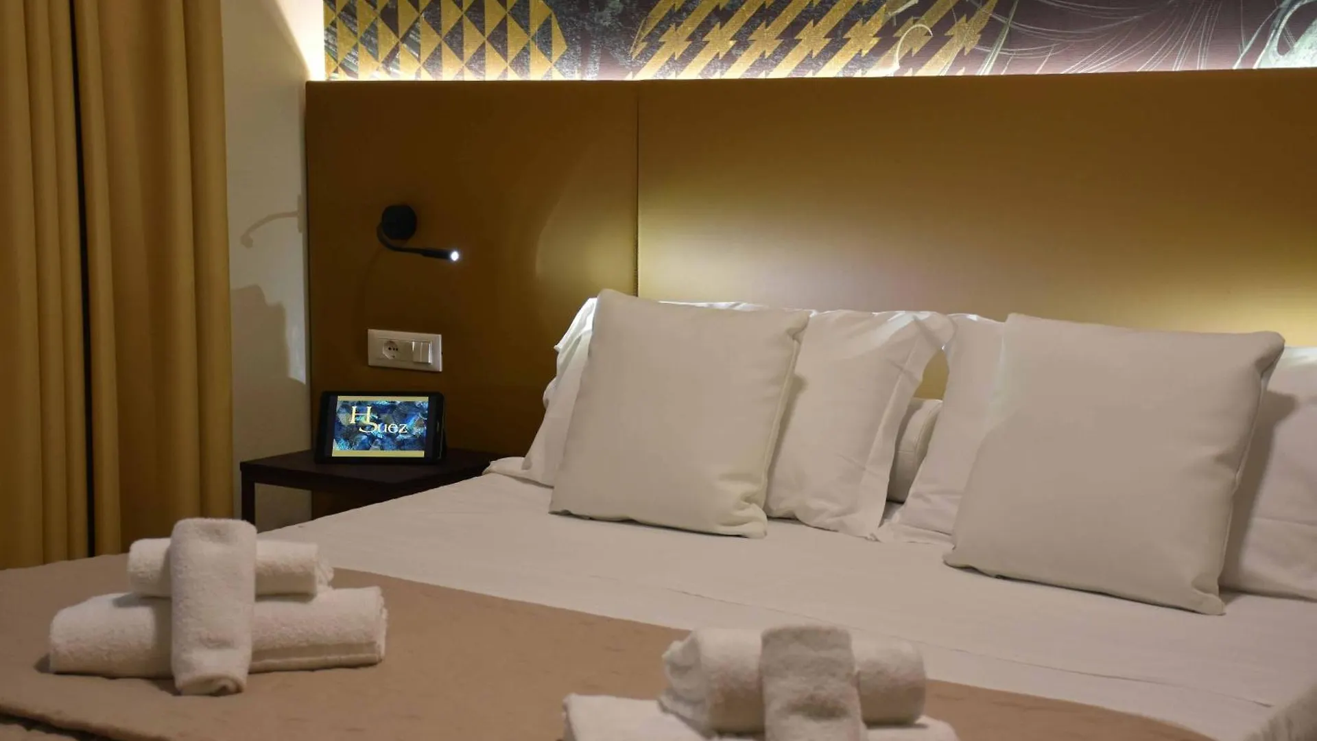 Hotel Suez contacts
